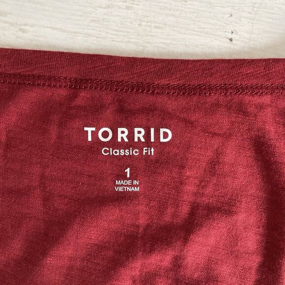 Torrid Womens Plus Red Classic Fit Short Sleeve T-Shirt Size 1X NWT Casual - Picture 9 of 10